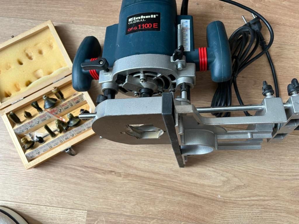 Einhell Global OF-G 1100 E Bovenfrees met accessoires, Doe-het-zelf en Verbouw, Gereedschap | Freesmachines, Ophalen of Verzenden