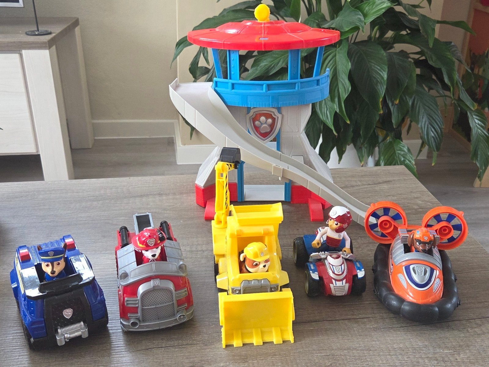 Paw Patrol Uitkijktoren met Voertuigen en Figuren, Kinderen en Baby's, Speelgoed | Actiefiguren, Ophalen of Verzenden, Gebruikt