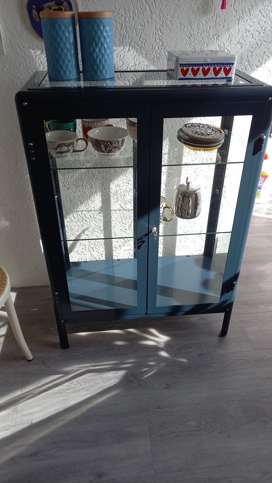 Vitrinekast | blauw met glas | Zeer nette staat, Ophalen, 50 tot 100 cm, 150 tot 200 cm, 25 tot 50 cm