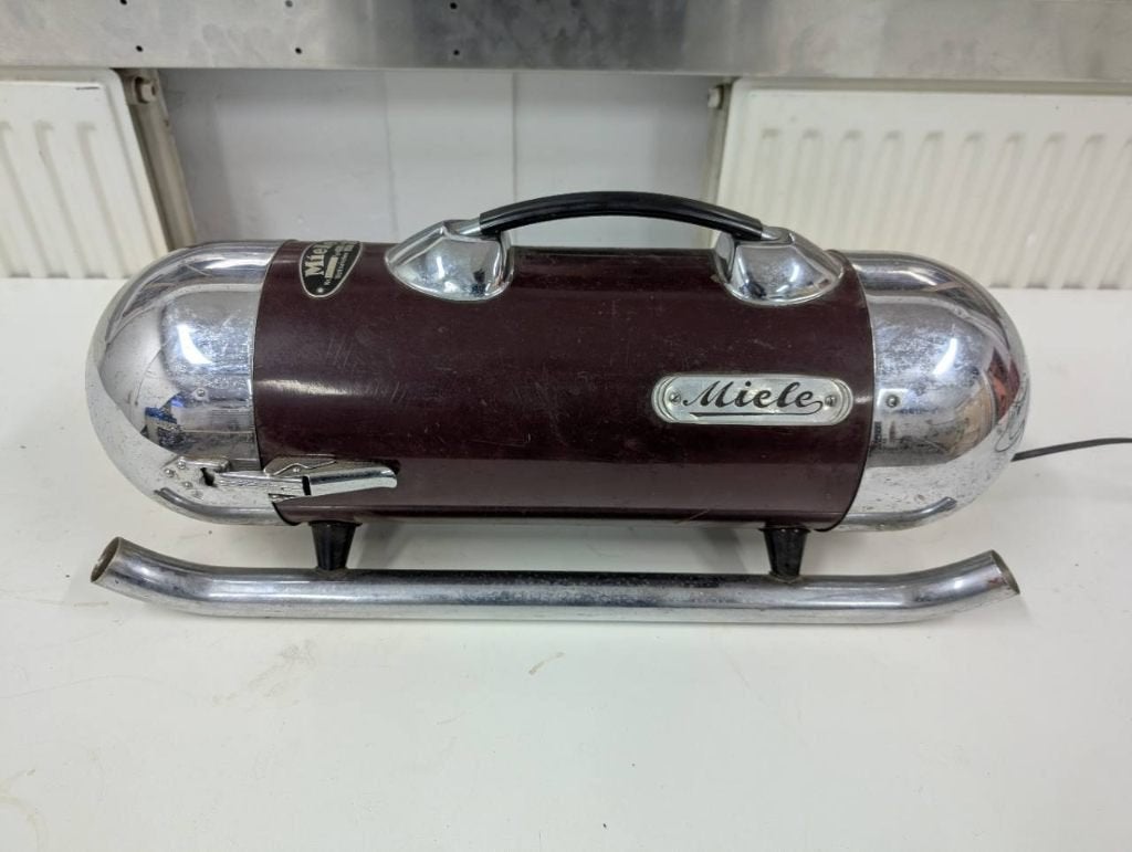 Miele E10 vintage stofzuiger 220V 300W werkend, Gebruikt, Overige typen, Ophalen of Verzenden, Miele