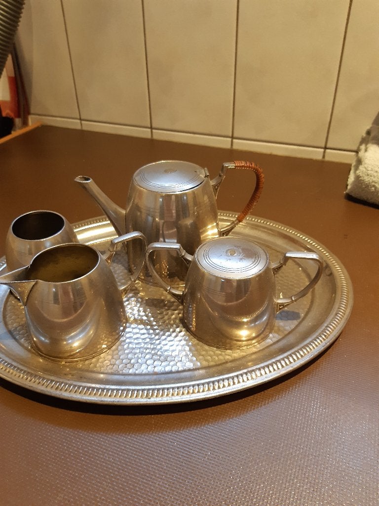 oud theeservies, Ophalen