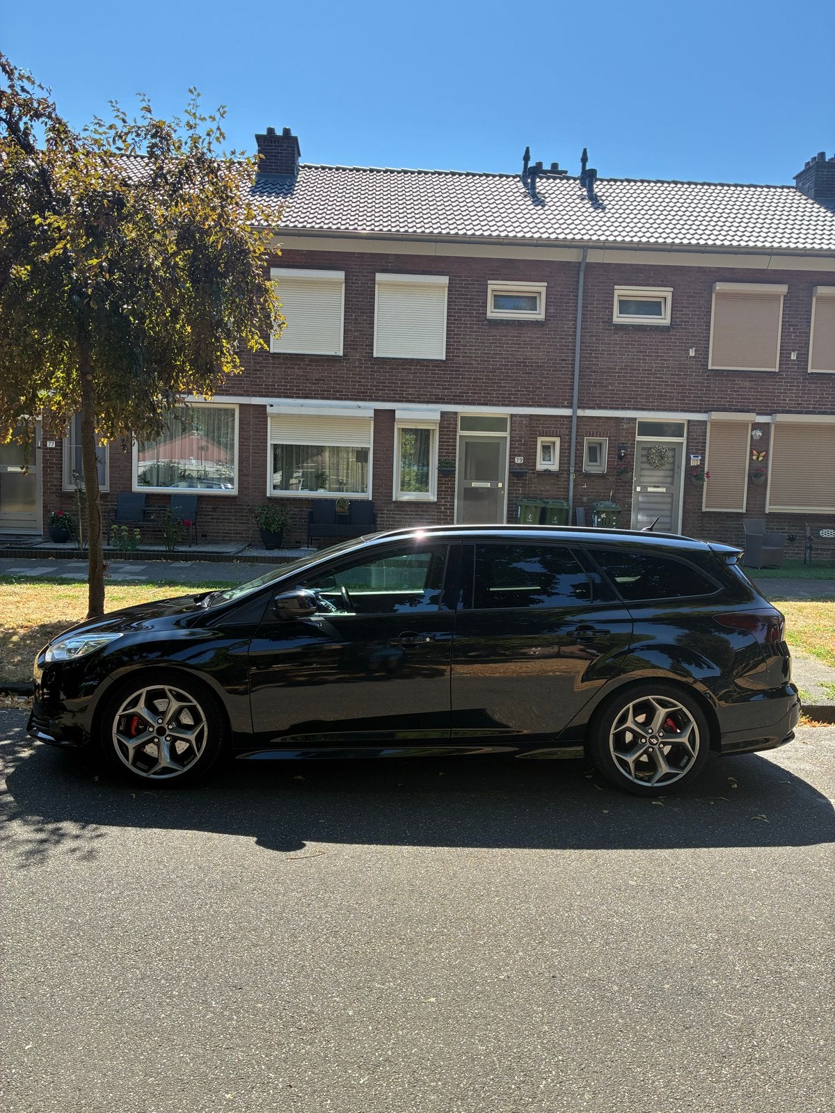 Ford Focus 2.0 Ecoboost 184KW Wagon 2012 Zwart, 4 cilinders, Zwart, 14 km/l, Handgeschakeld