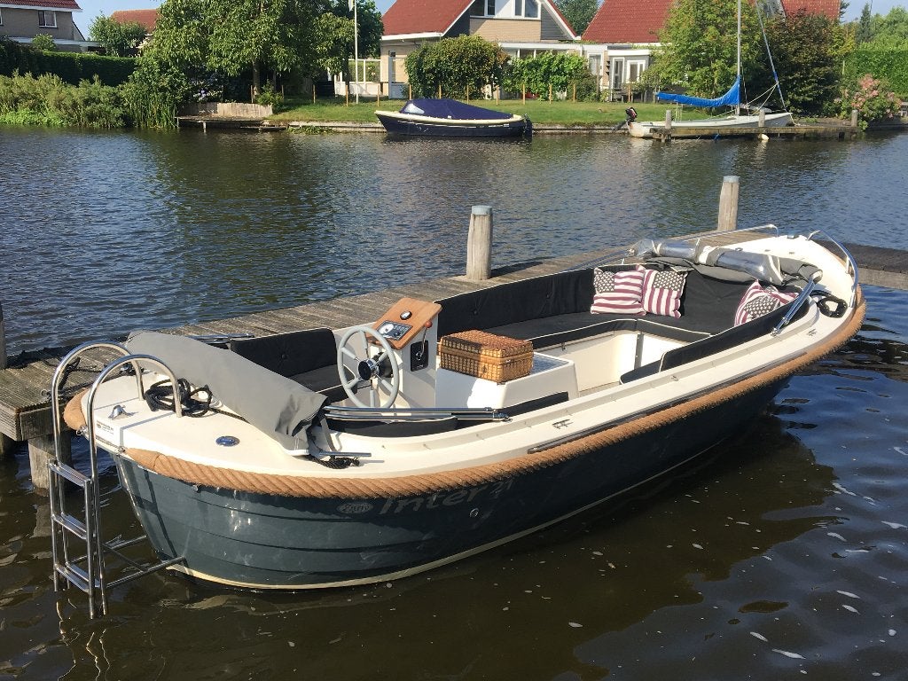 Te koop aangeboden onze Zarro Inter 21 Black Edition, Gebruikt, Binnenboordmotor, Diesel, Rondzit