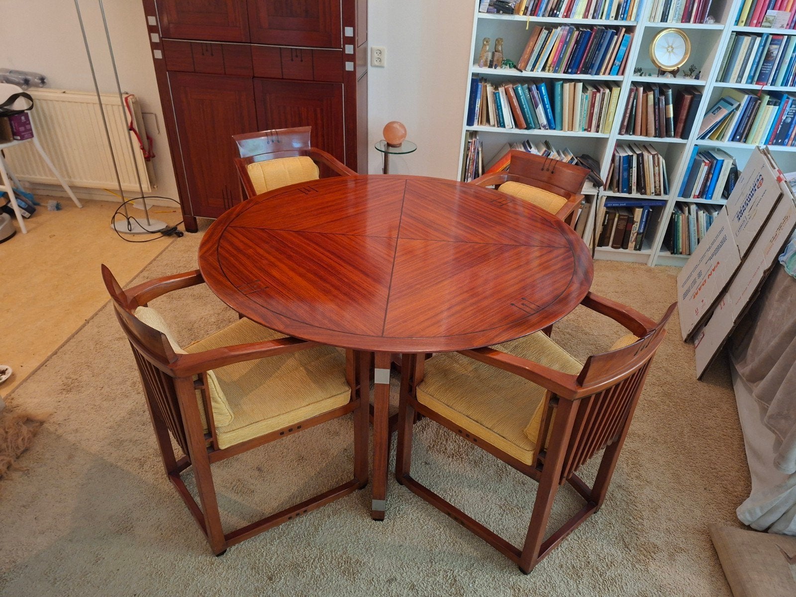 Te koop eettafel rond van Schuitema Art Deco style, Ophalen, Zo goed als nieuw, 4 tot 6 stoelen
