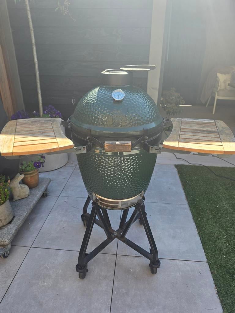 Big Green Egg Medium COMPLEET!, Tuin en Terras, Houtskoolbarbecues, Zo goed als nieuw, Ophalen