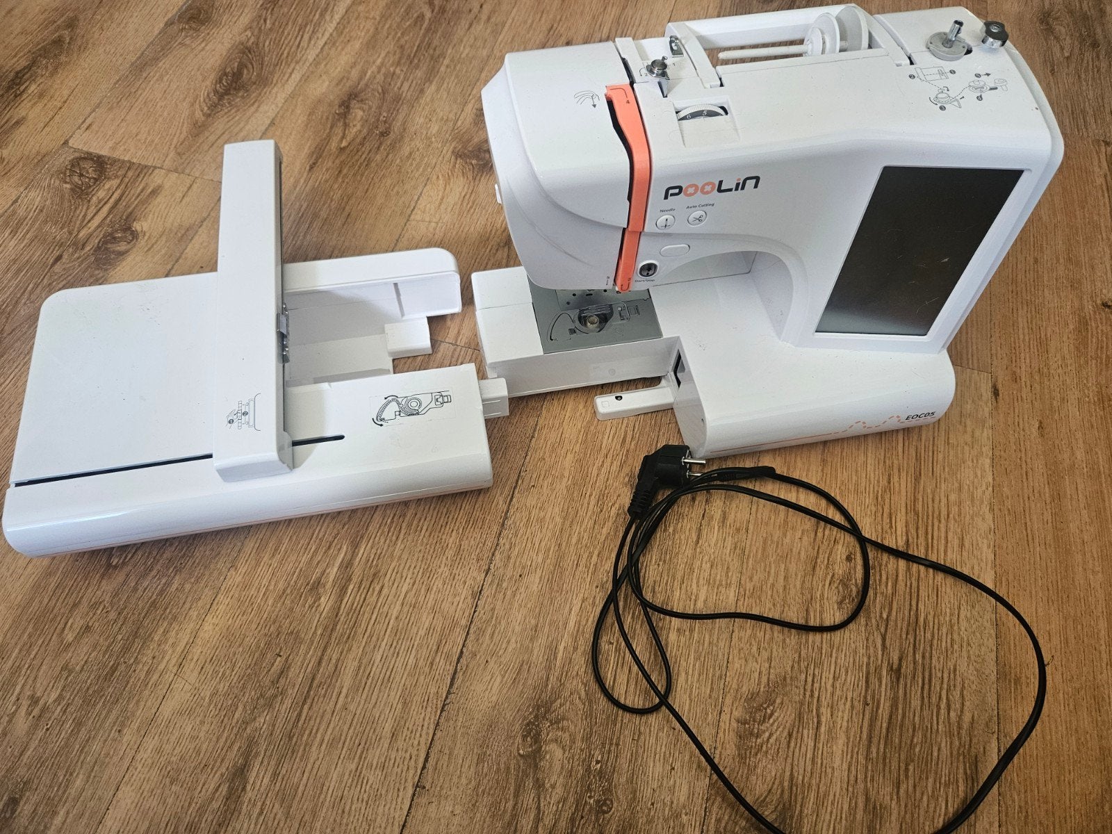 Poolin EOC05 Borduurmachine met USB en garen, Hobby en Vrije tijd, Ophalen of Verzenden, Gebruikt, Machineborduren, Borduurmachine