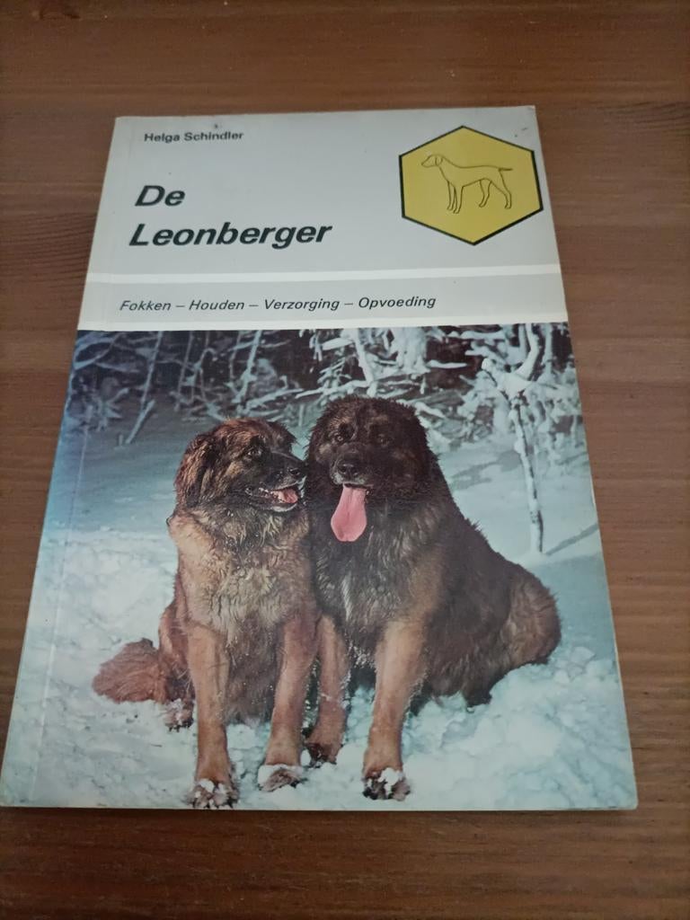 De Leonberger - Helga Schindler (Hondenboek), Boeken, Ophalen of Verzenden, Gelezen, Honden, Helga Schindler