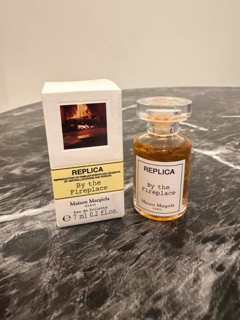 Maison Margiela Replica By the Fireplace 7 ml miniatuur mini, Sieraden, Tassen en Uiterlijk, Uiterlijk | Parfum, Ophalen of Verzenden