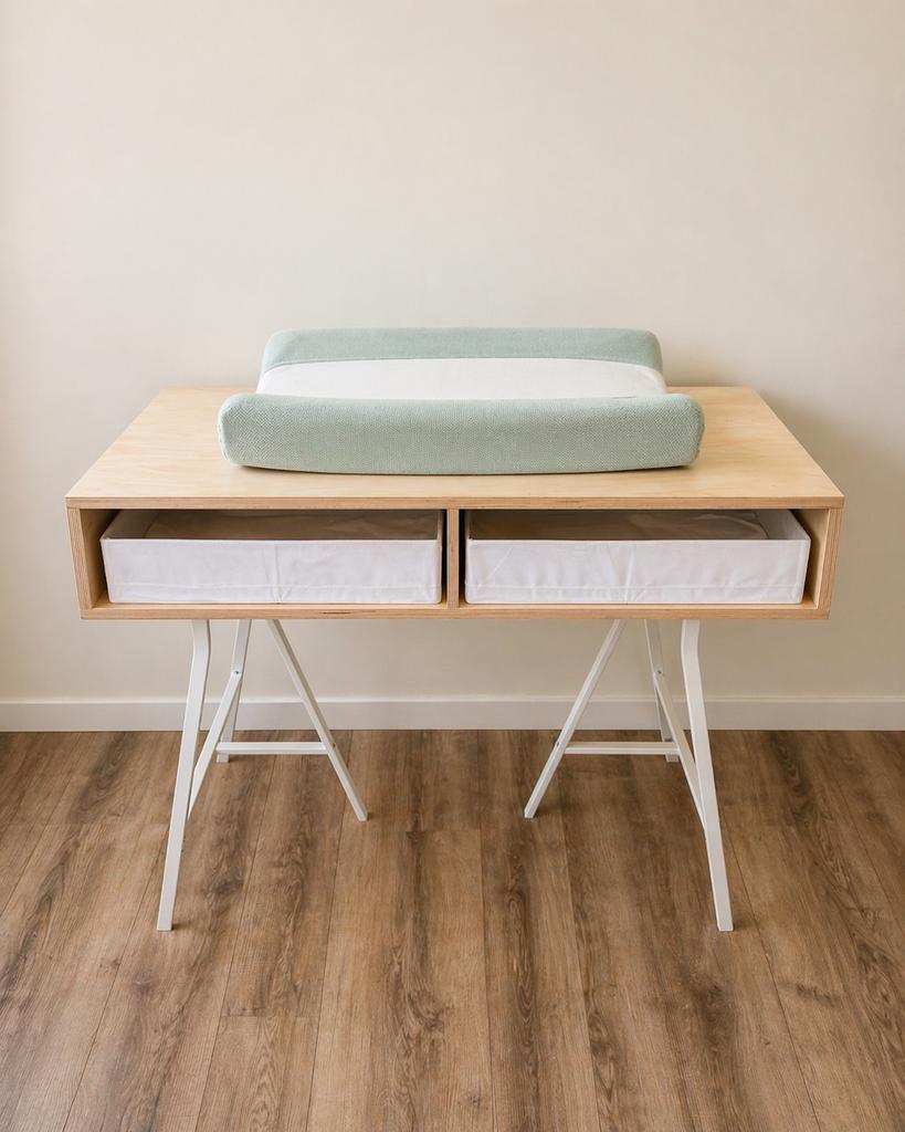 Handgemaakte commode / verschoontafel met IKEA LERBERG schra, Ophalen, 50 tot 70 cm, Voetruimte, 100 cm of meer