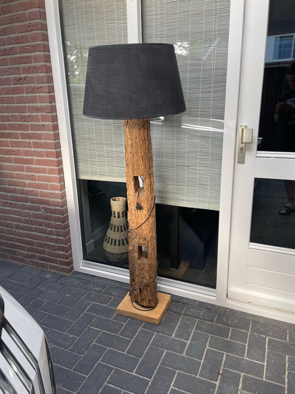 vloerlamp van boomstam, Huis en Inrichting, Lampen | Vloerlampen, Ophalen, Zo goed als nieuw, Hout, 150 tot 200 cm