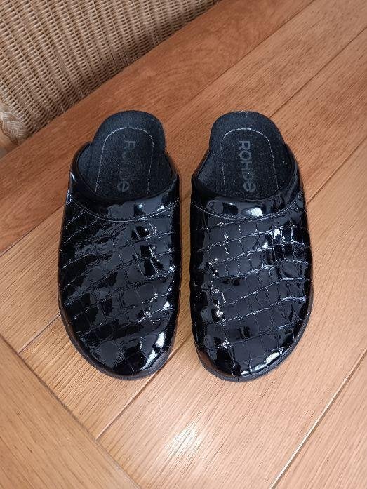 nieuw; zwarte lak slipper, RHODE maat 37, Kleding | Dames, Slippers, Zwart, Nieuw, Ophalen of Verzenden