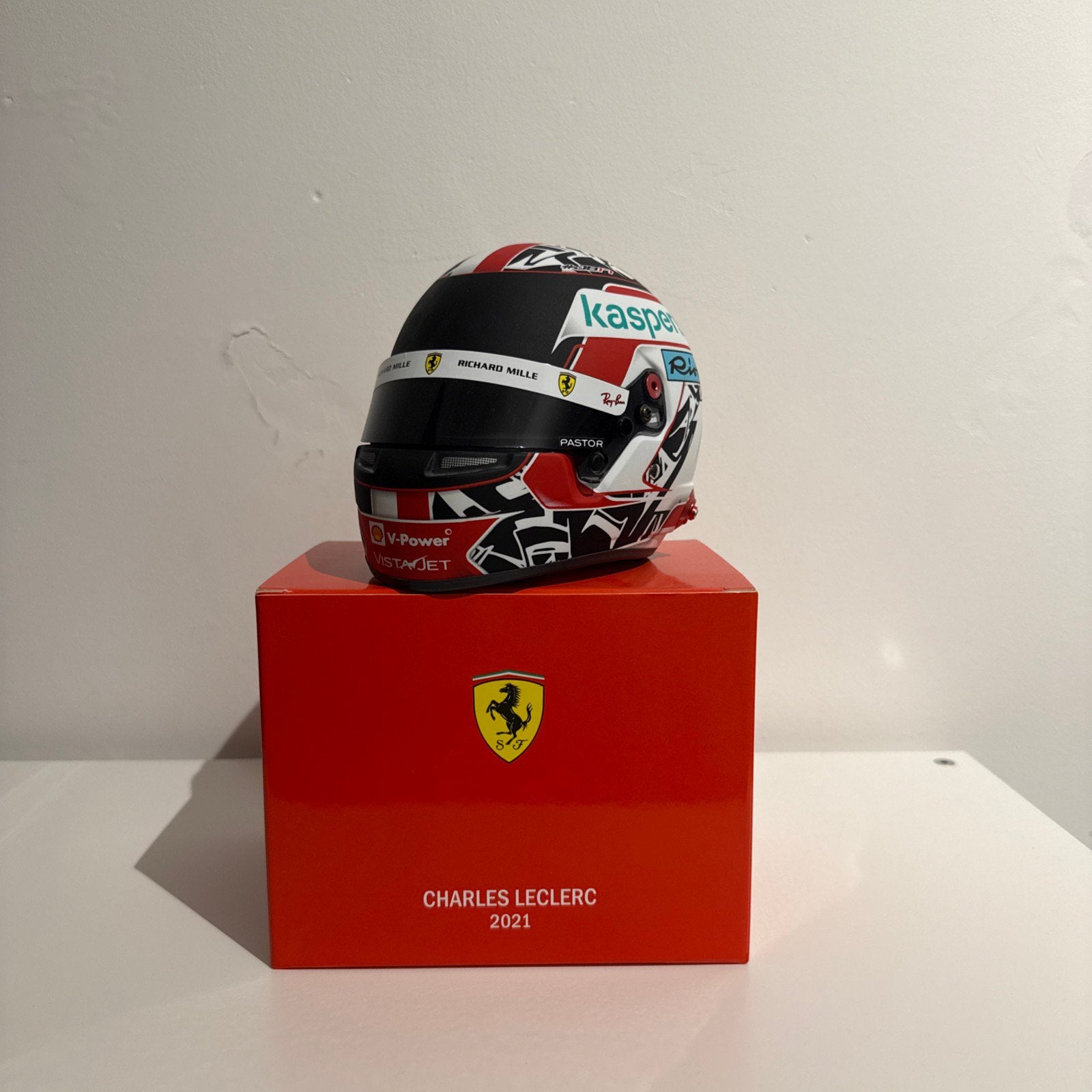Charles Leclerc 1/2 helm 2021, Ophalen of Verzenden, Zo goed als nieuw, Formule 1