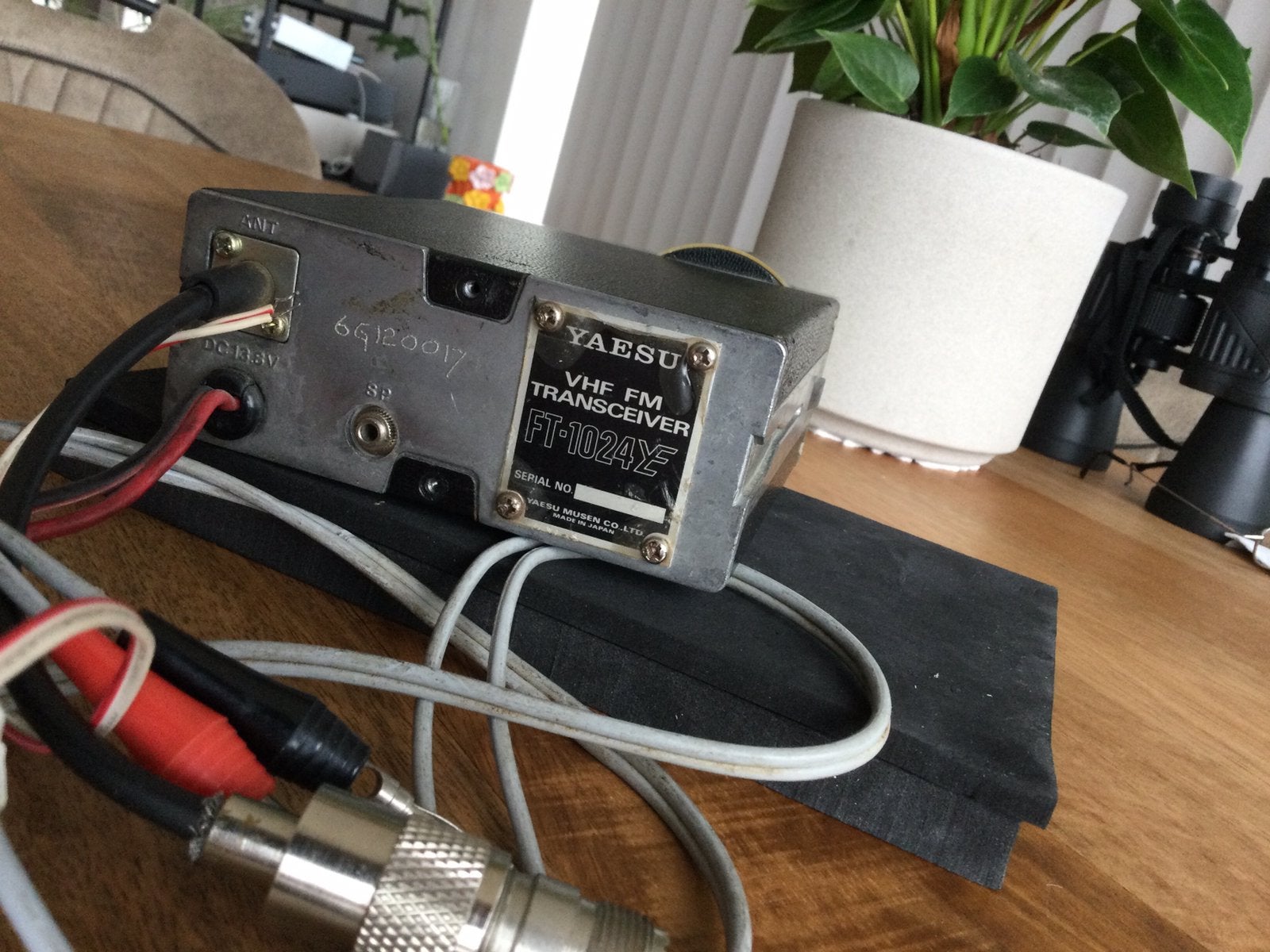 Foto 4 van Yaesu FT-1024 E.