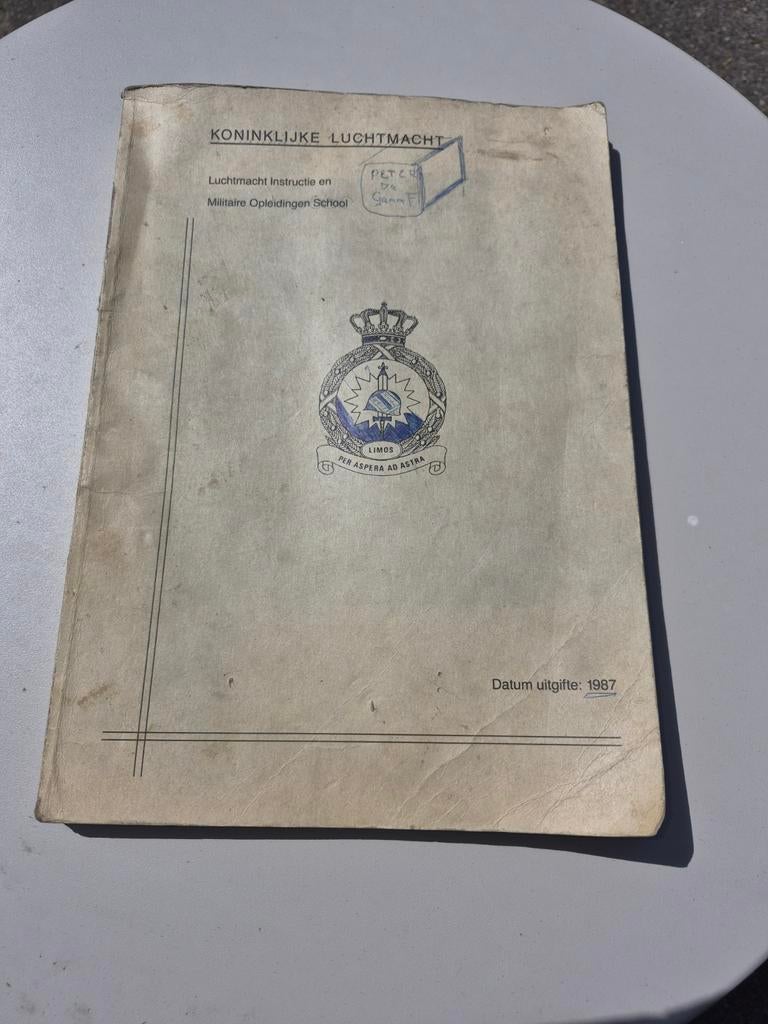 Handboek soldaat KLU, Ophalen of Verzenden, Luchtmacht, Nederland, Boek of Tijdschrift