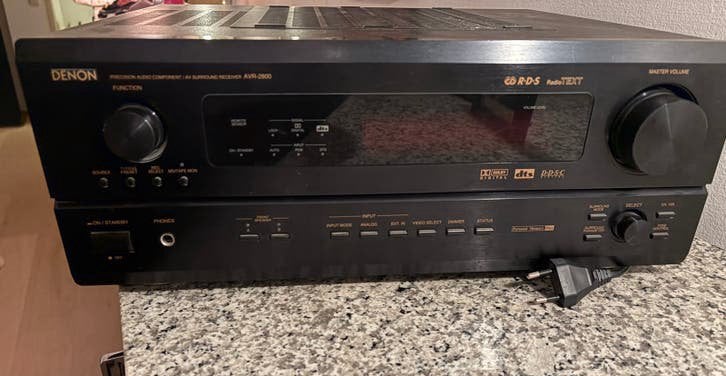 Denon AVR-2800 AV Surround Receiver & afstandbediening, Gebruikt, Denon, Ophalen of Verzenden, 60 tot 120 watt