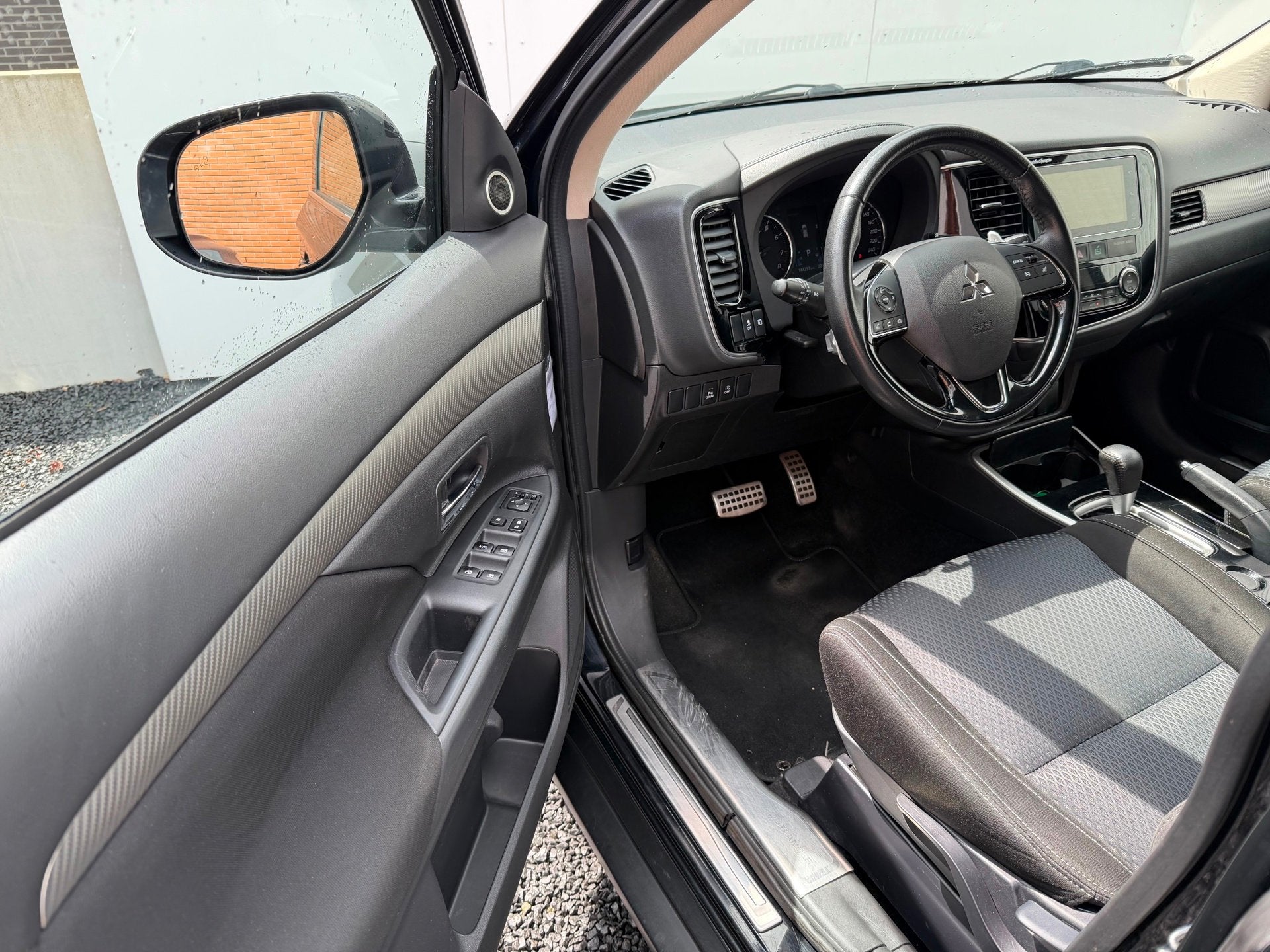 Mitsubishi Outlander 2.0 Executive Edition | 7 persoons | Au, Auto's, 1998 cc, Stof, 4 cilinders, 1435 kg