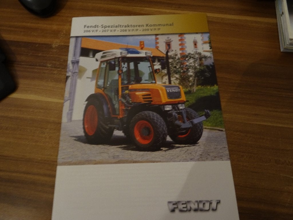 Fendt -Spezialtraktoren Kommunal folder, Boeken, Ophalen of Verzenden, Nieuw, Folder