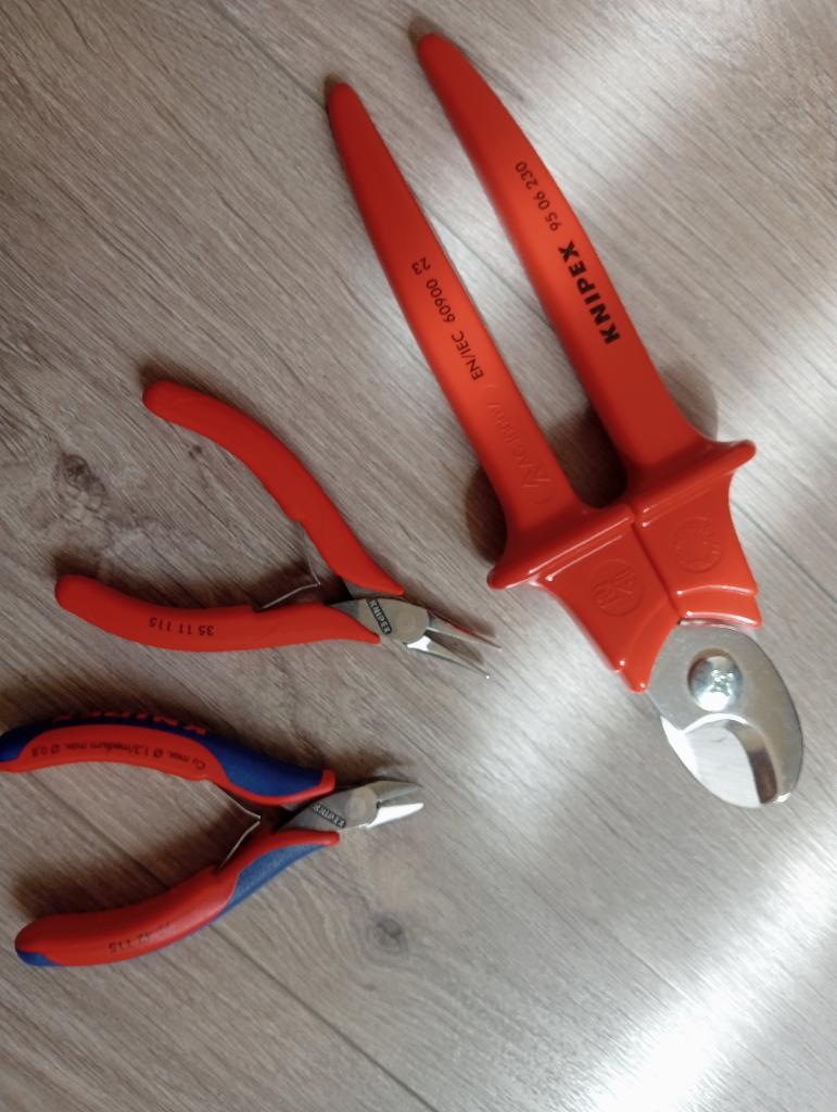 KNIPEX 95 06 230 VDE kabelschaar. AC 1000V, Verzenden, Zo goed als nieuw