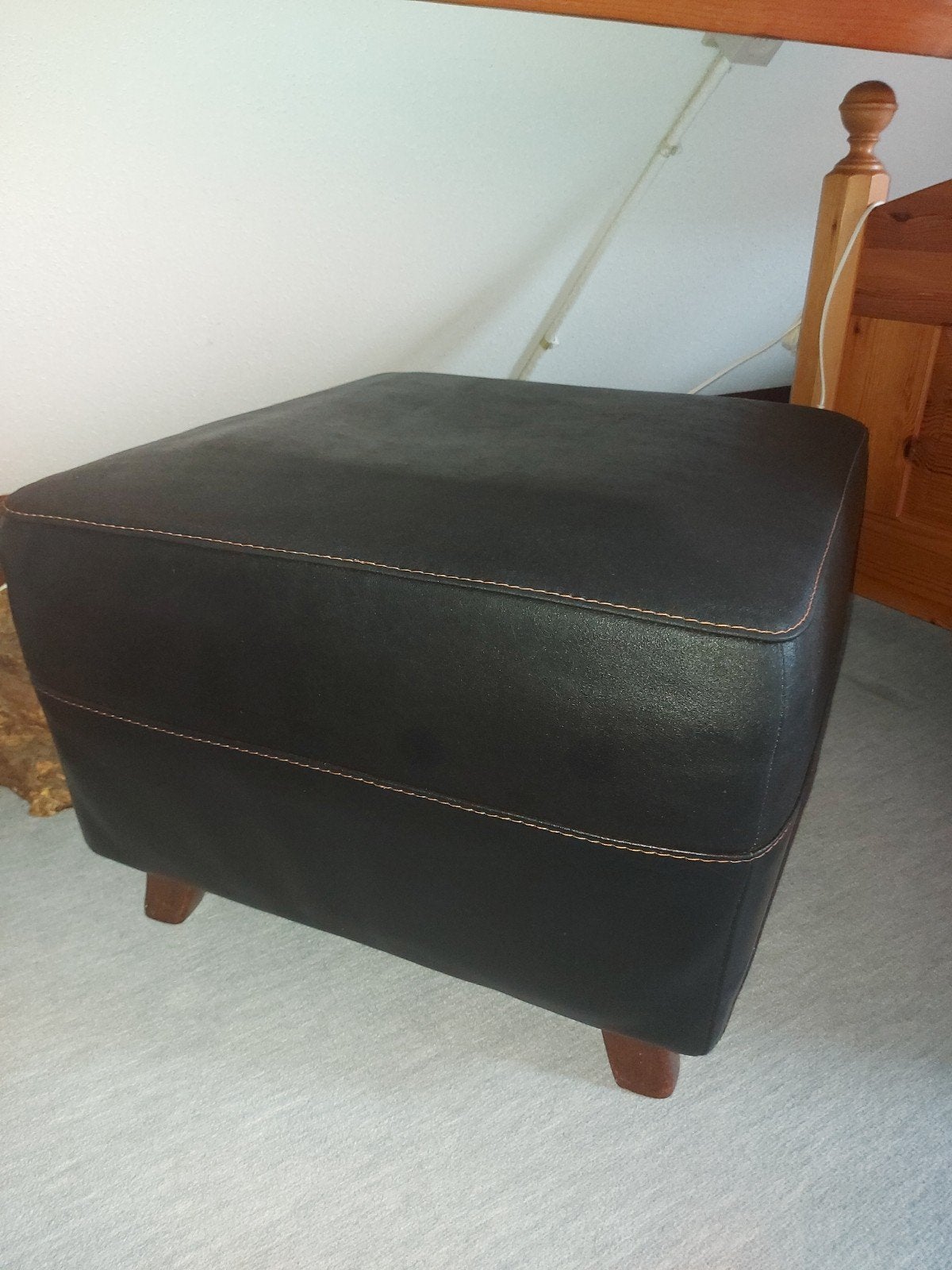 Lederen hocker 65x65x45 cm - Goede zitting, Ophalen, Gebruikt, Leer, 50 tot 75 cm