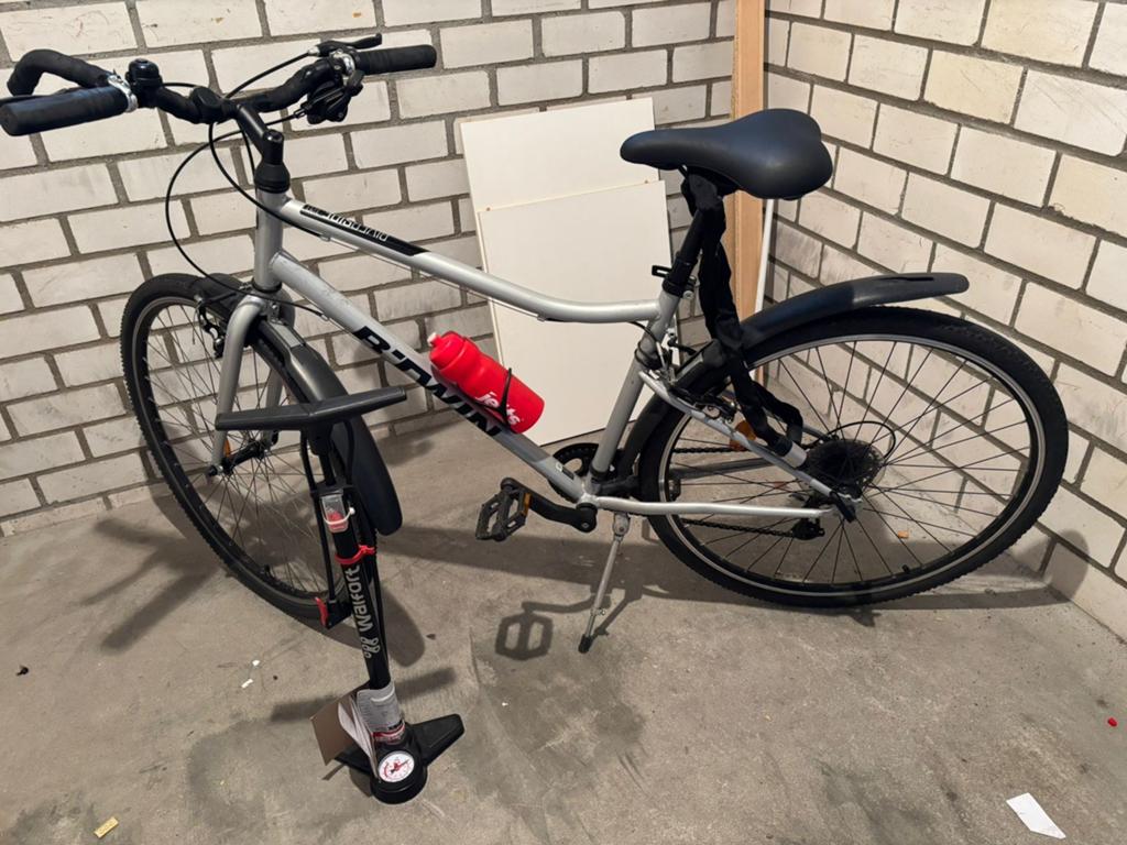 B'Twin Riverside 100 Hybride Fiets - Zo goed als nieuw, Fietsen en Brommers, Velgrem, Versnellingen, Zo goed als nieuw, 53 tot 57 cm
