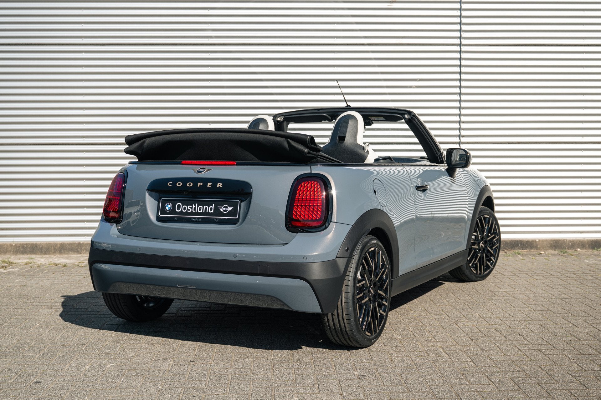 MINI Cabrio Cooper C Automaat / Favoured / Pakket S / 18" Ni, Auto's, Mini, Beige, Cabriolet, 4 stoelen, Leder