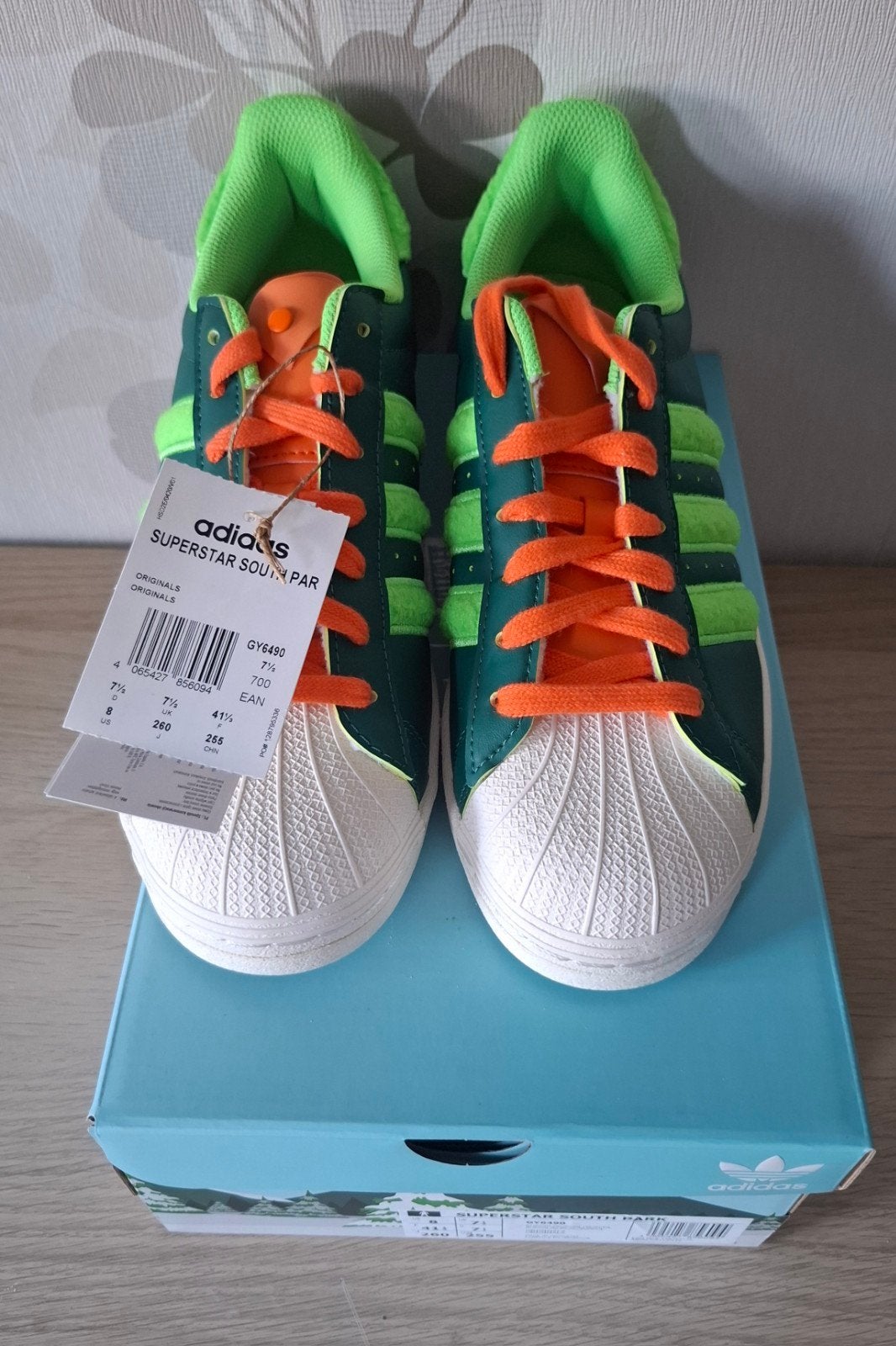 Sneaker Adidas x South Park Superstar Kyle  maat 41⅓  NIEUW, Kleding | Heren, Overige kleuren, Verzenden, Nieuw, Sneakers of Gympen