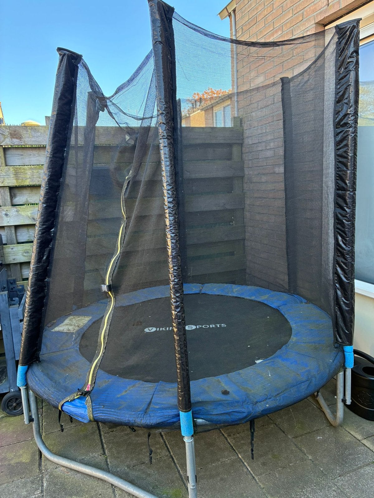 Trampoline met net ( middelmaat ), Ophalen of Verzenden, Zo goed als nieuw