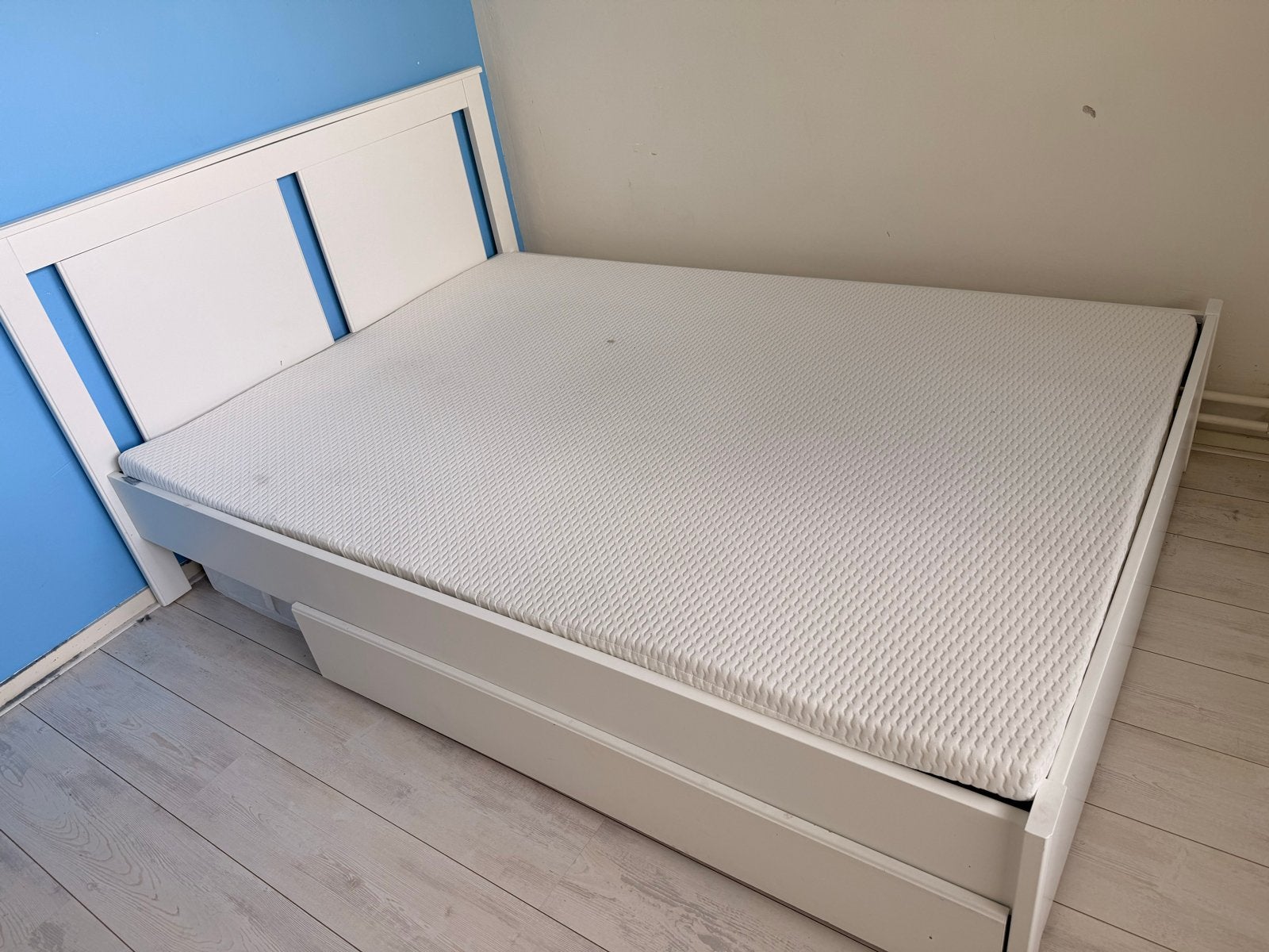 Wit tweepersoonsbed met matras en opberglades, Ophalen, Wit, Tweepersoons, 140 cm