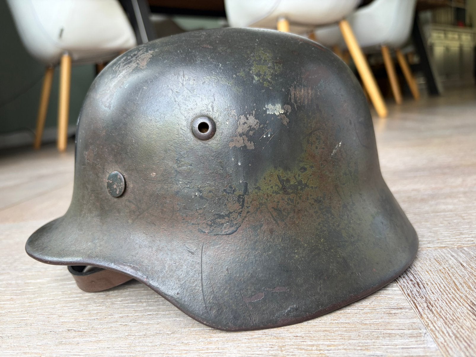 Duitse helm M35 camouflage, Verzamelen, Militaria | Tweede Wereldoorlog, Ophalen of Verzenden, Duitsland, Helm of Baret