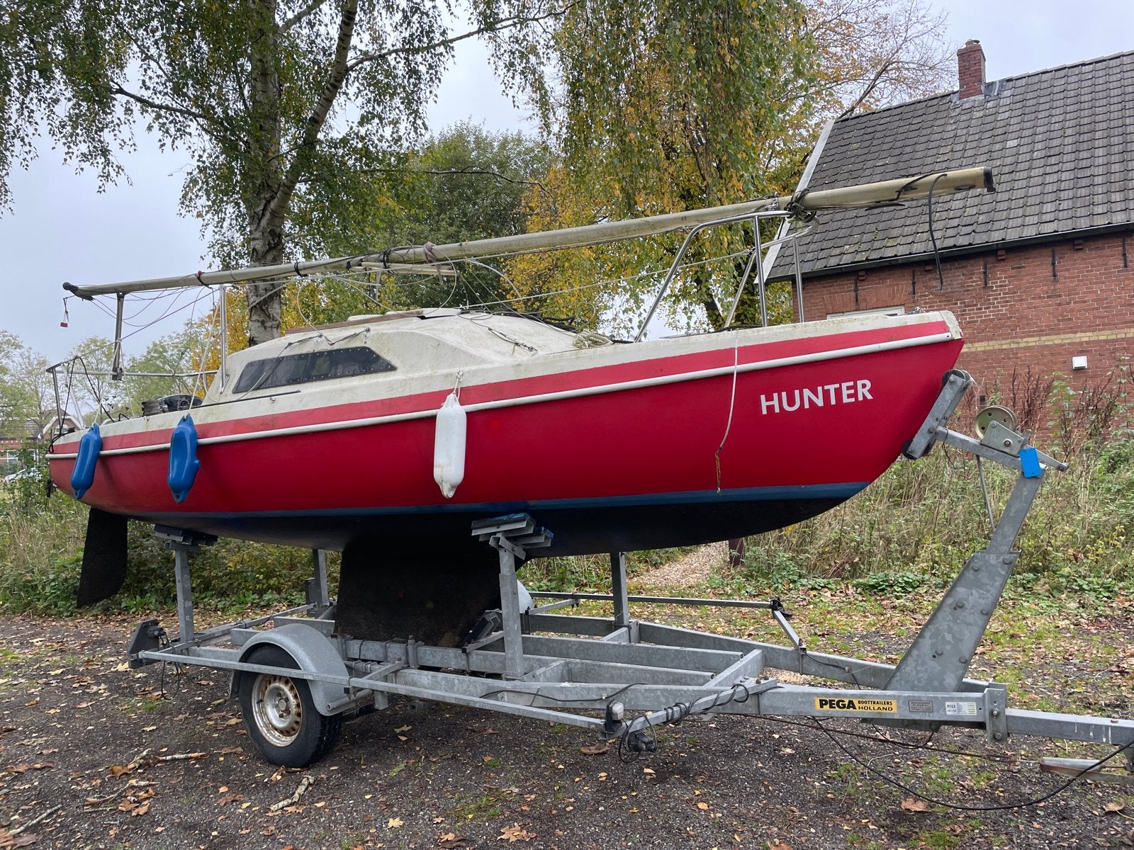 Hunter 6.7m polyester zeilboot met 6pk Suzuki en trailer, Watersport en Boten, Ophalen, Overige merken, Gebruikt, Kleine kruiser