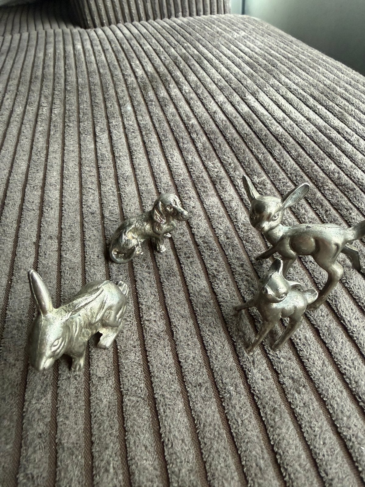 Miniatuur beeldjes, Ophalen