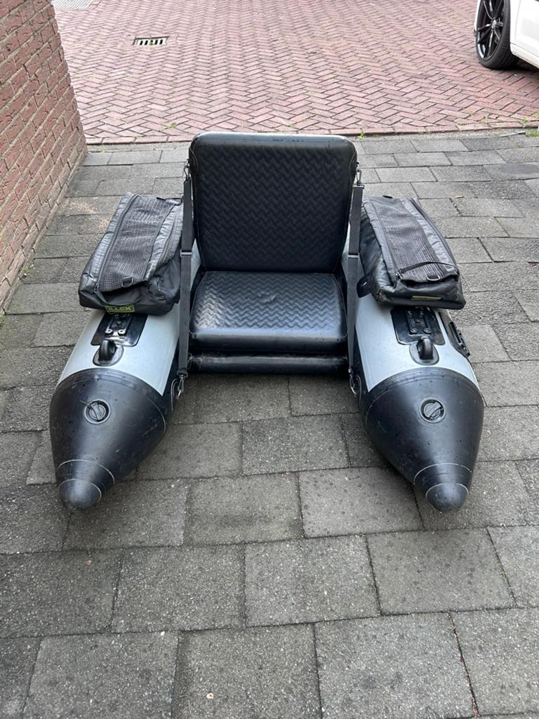 Float tube Savage Gear met extra grote Illex zijtassen, Watersport en Boten, Hengelsport | Roofvissen, Ophalen, Gebruikt, Overige typen