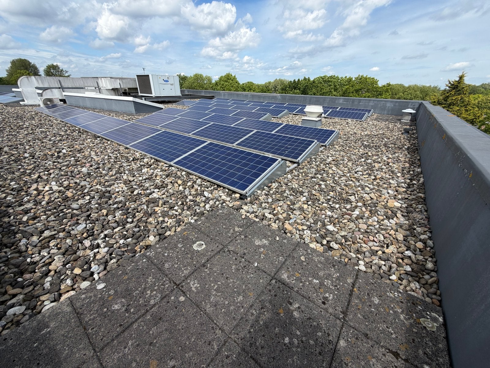Zonnepanelen systeem met omvormer - Gebruikt, Ophalen, Gebruikt, Compleet systeem, 200 wattpiek of meer