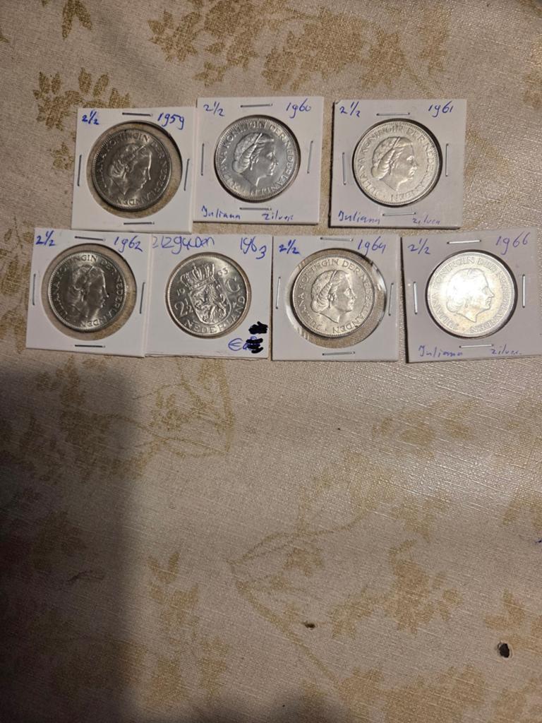 Set van 7 zilveren 2½ gulden munten Koningin Juliana, Koningin Juliana, Setje, Zilver, Ophalen of Verzenden