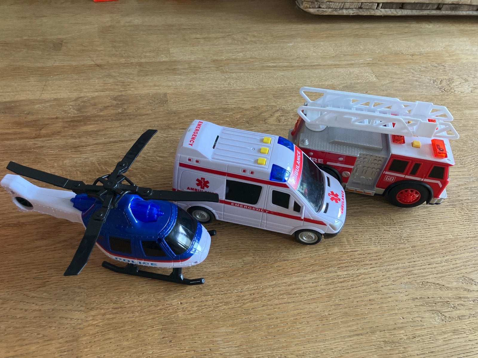 Speelgoed hulpdiensten set: politie, ambulance, brandweer, Ophalen of Verzenden, Gebruikt
