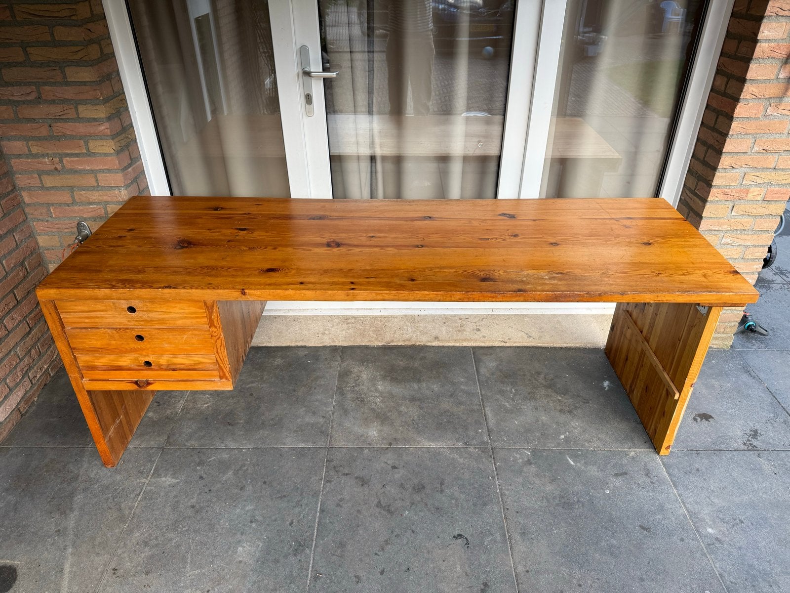 Grenen bureau met lades, Huis en Inrichting, Bureaus, Gebruikt, Overige typen, Overige merken, Klassiek, Hout, Bruin, Met lades