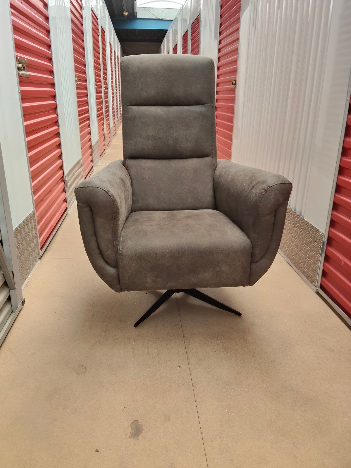 Antraciet Draaibare Fauteuil - Comfortabel en Stijlvol, Huis en Inrichting, Fauteuils, Ophalen, Modern, Comfortabel, 75 tot 100 cm