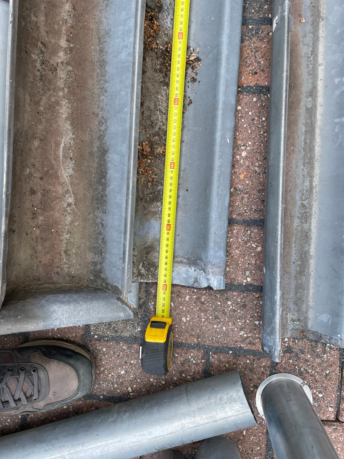 Diverse kleine regenpijpen en dakgoten, Doe-het-zelf en Verbouw, Buizen en Afvoer, Ophalen, Afvoer, Gebruikt, 2 tot 4 meter