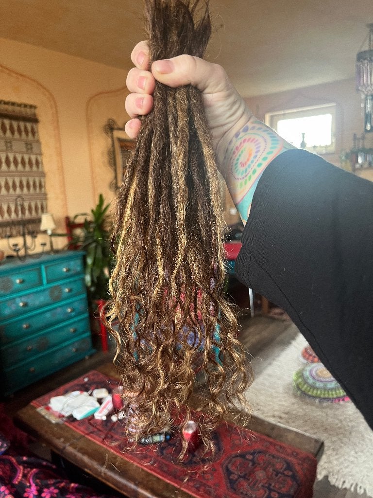 40 handmade human hair dread extensions met gekrulde punten!, Ophalen of Verzenden, Nieuw, Pruik of Haarverlenging