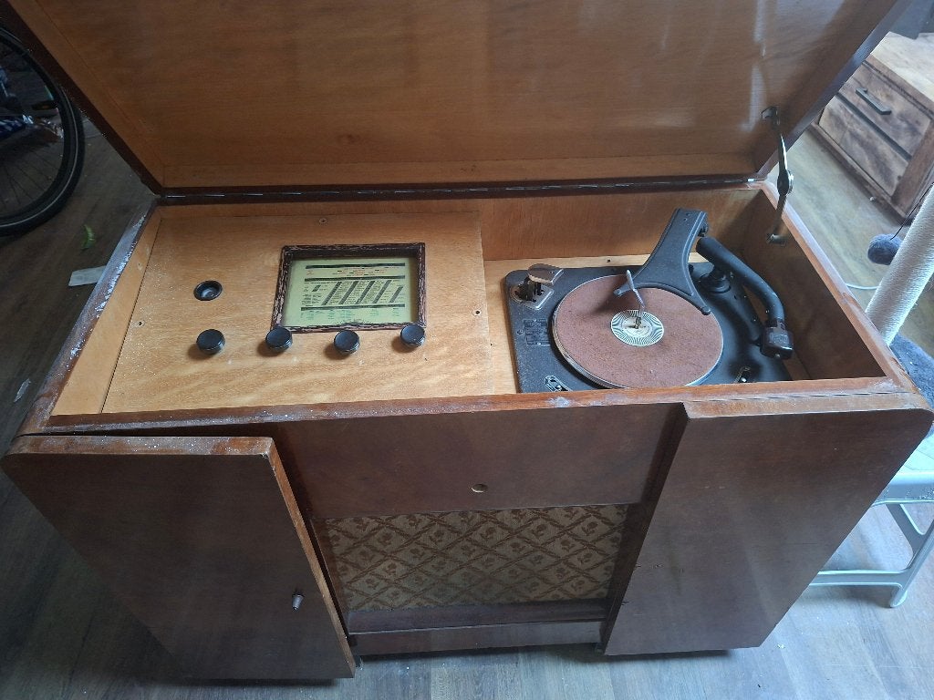 Radiomeubel antiek, Ophalen