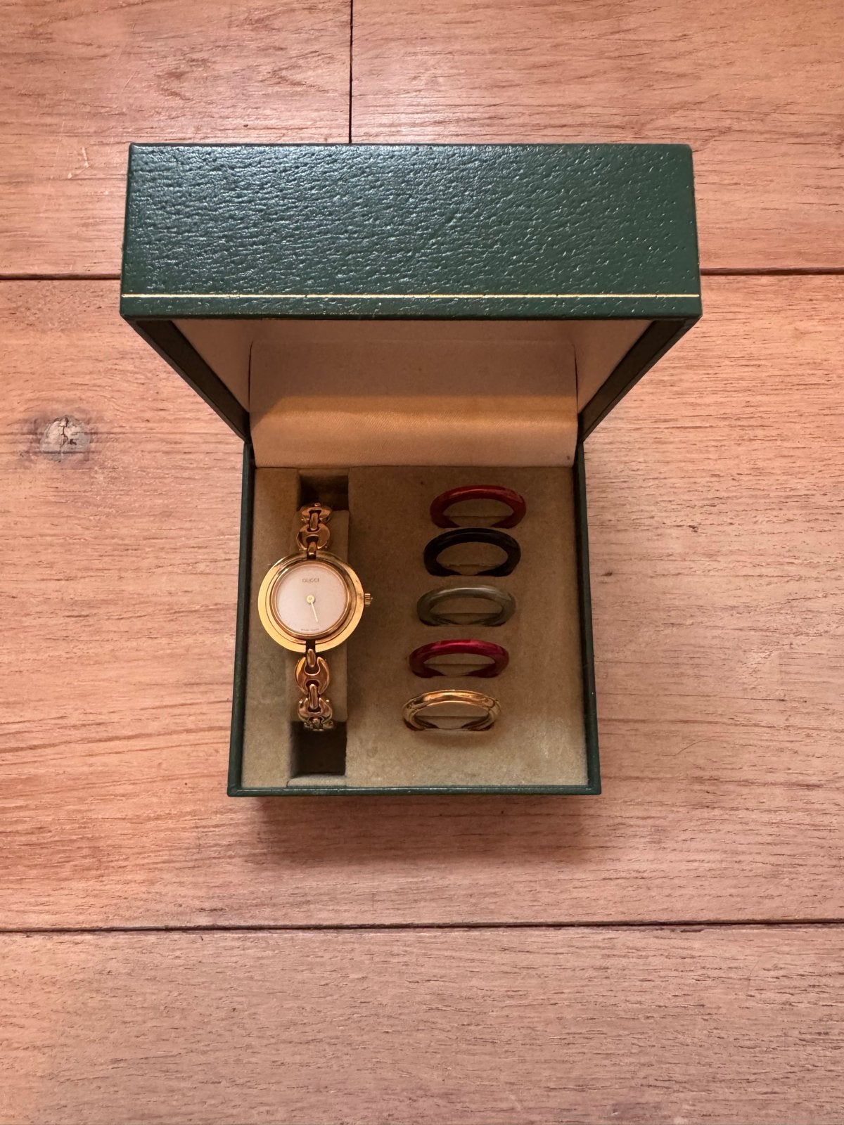 Gucci Bezel Horloge met 5 Verwisselbare Bezels, Overige merken, Overige materialen, Gebruikt, Polshorloge