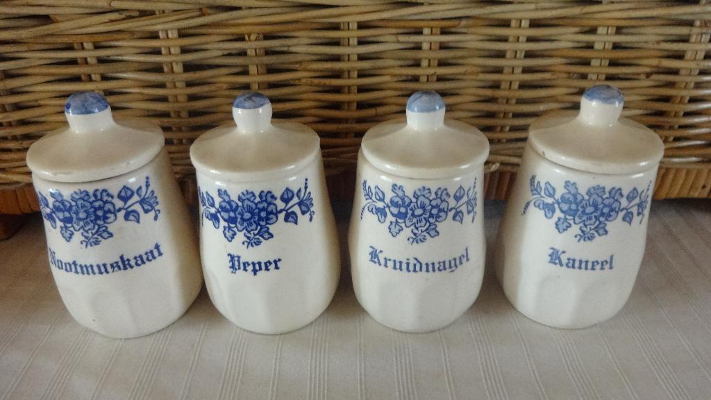 Boerenkeuken - kruidenpotjes, Gebruikt, Ophalen of Verzenden, Voorraadpot, Steen/keramiek