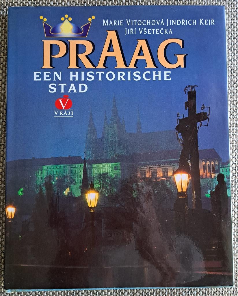 PRAAG, een historische Stad     (zo goed als nieuw), Ophalen of Verzenden, Zo goed als nieuw