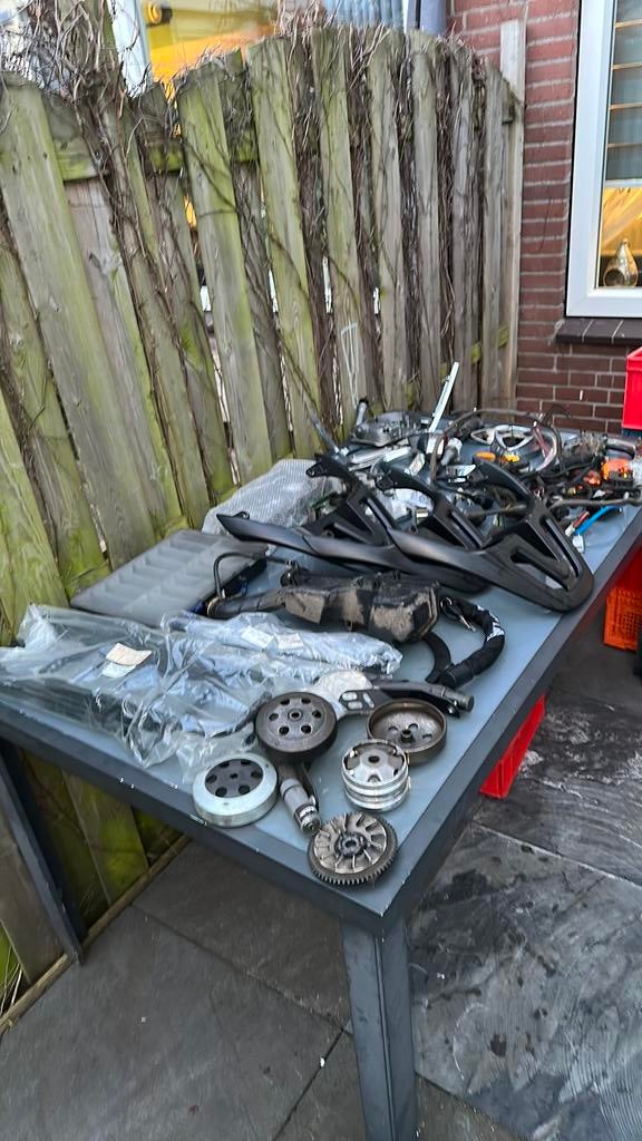 Partij scooter onderdelen, Ophalen, Zo goed als nieuw, Overige typen, Overige merken