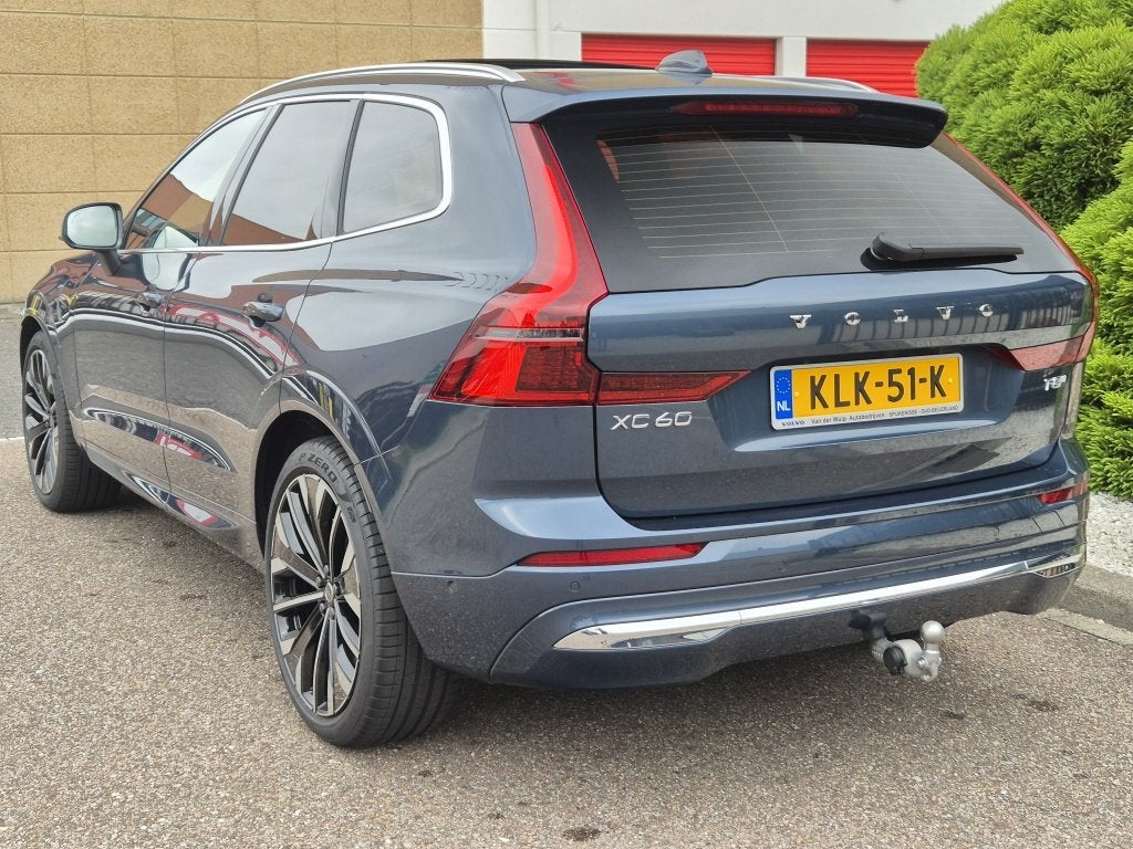 Volvo XC60 T8 455pk AWD Ultra Bright | Trekhaak | Luchtverin, Automaat, Gebruikt, 4 cilinders, Blauw