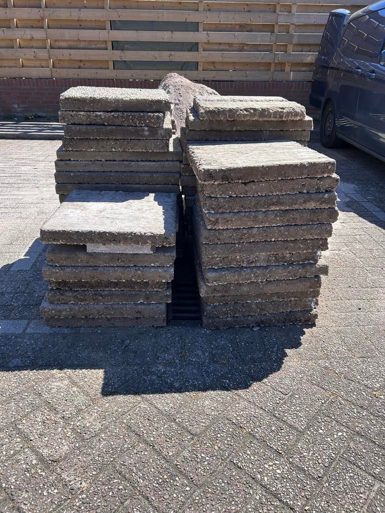 Gratis grindtegels af te halen, Tuin en Terras, Tegels en Klinkers, Ophalen, Gebruikt, 10 m² of meer, Grind