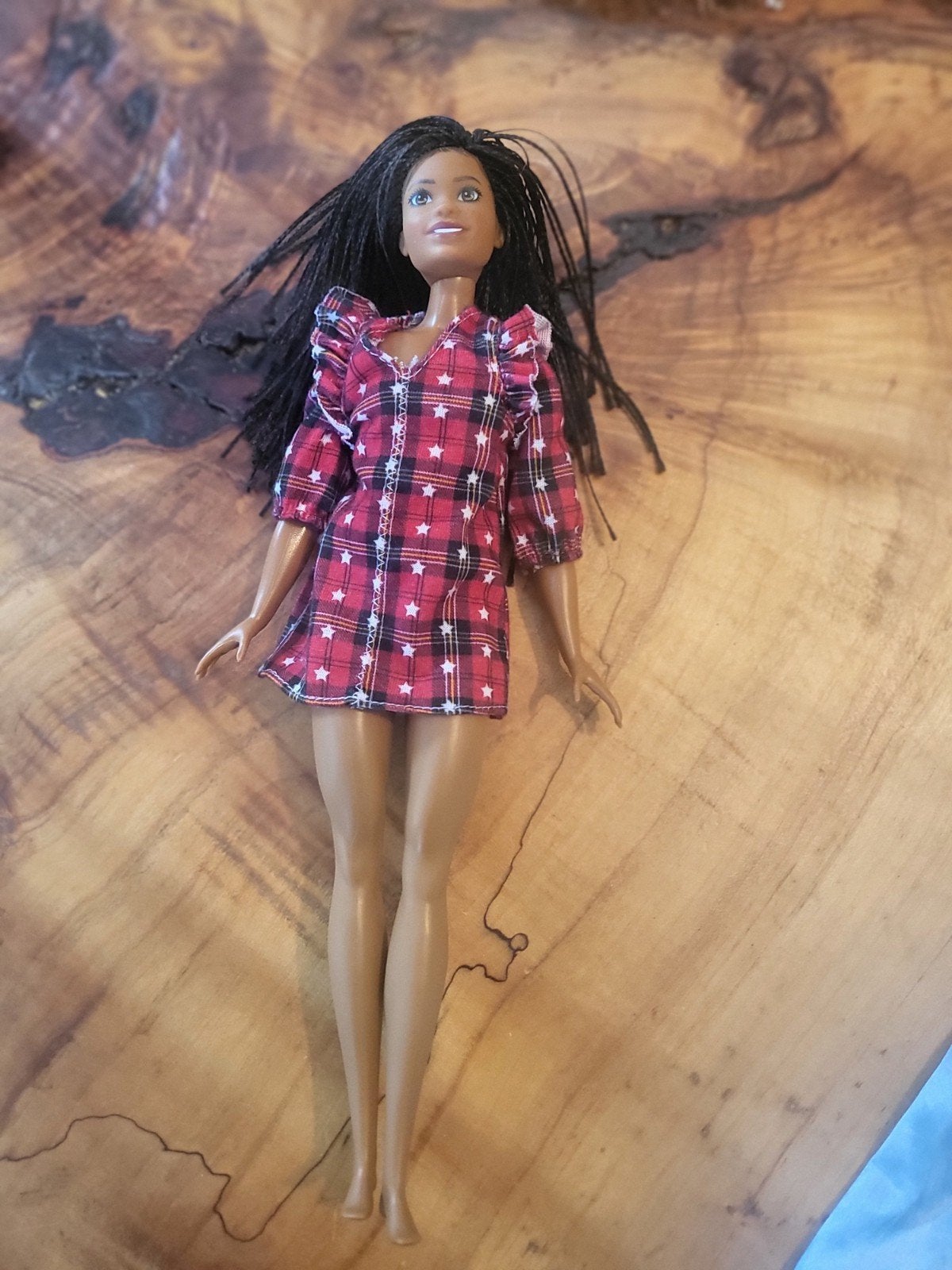 Barbie pop met gevlochten haar en geruite jurk, Ophalen of Verzenden, Gebruikt, Barbie