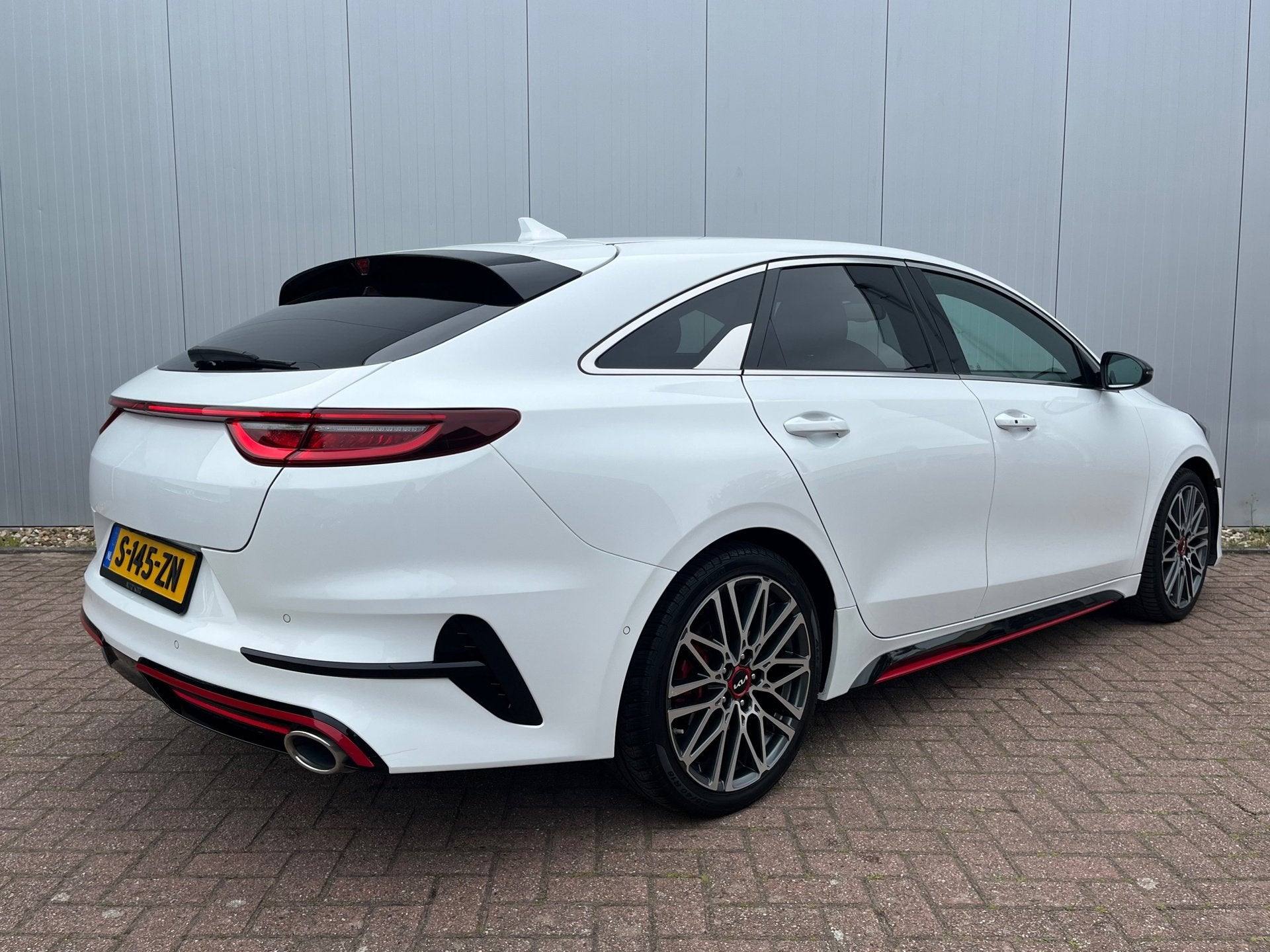 Kia ProCeed 1.6 T-GDi GT | BTW'er | Sport Uitlaat | Stoelmem, 15 km/l, Gebruikt, Met garantie (alle), Wit