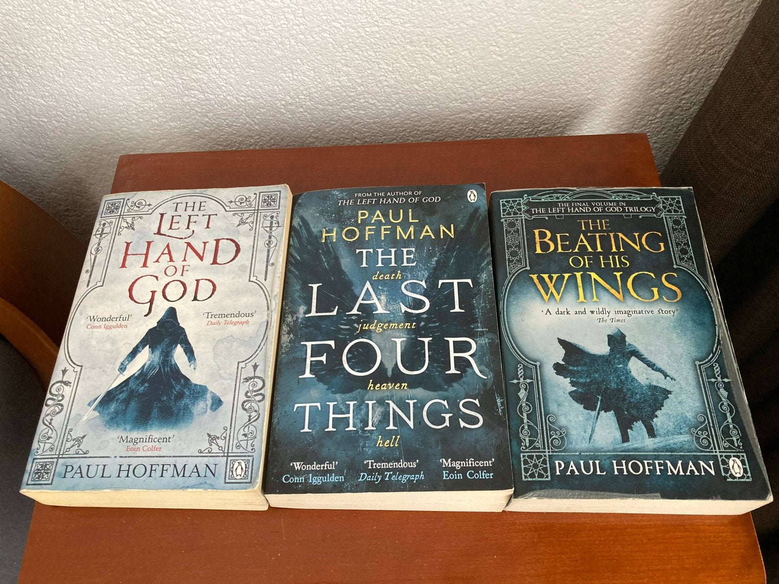 Paul Hoffman - The Left Hand of God Trilogie (3 boeken), Boeken, Ophalen of Verzenden, Gelezen