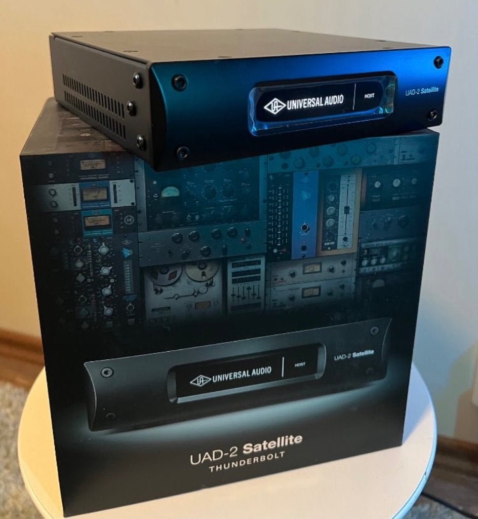 Universal Audio - UAD 2 Satellite - TB - Quad Core - ZGAN, Ophalen of Verzenden, Zo goed als nieuw, Audio